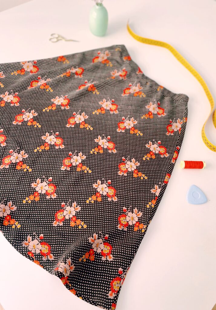 Falda Bailona cosida a mano en Atelier Carmesí